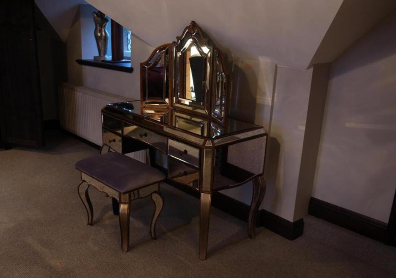 Weston Hall Стаффорд Экстерьер фото